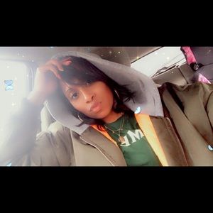 Meet your Posher, Capreece